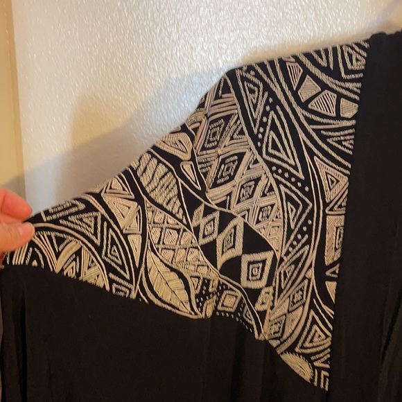 BLAIZE WEARABLE ART BY PHYLLIS EMELDA - Picture 3 of 4